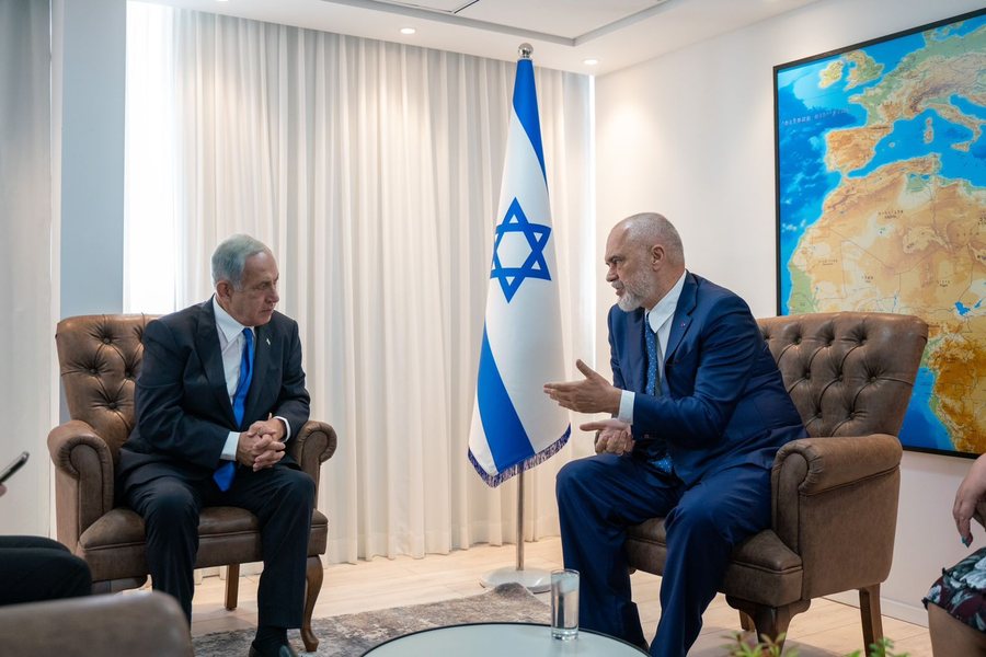 "Devi firmarlo..."/ I media israeliani rivelano scontri, Netanyahu fa