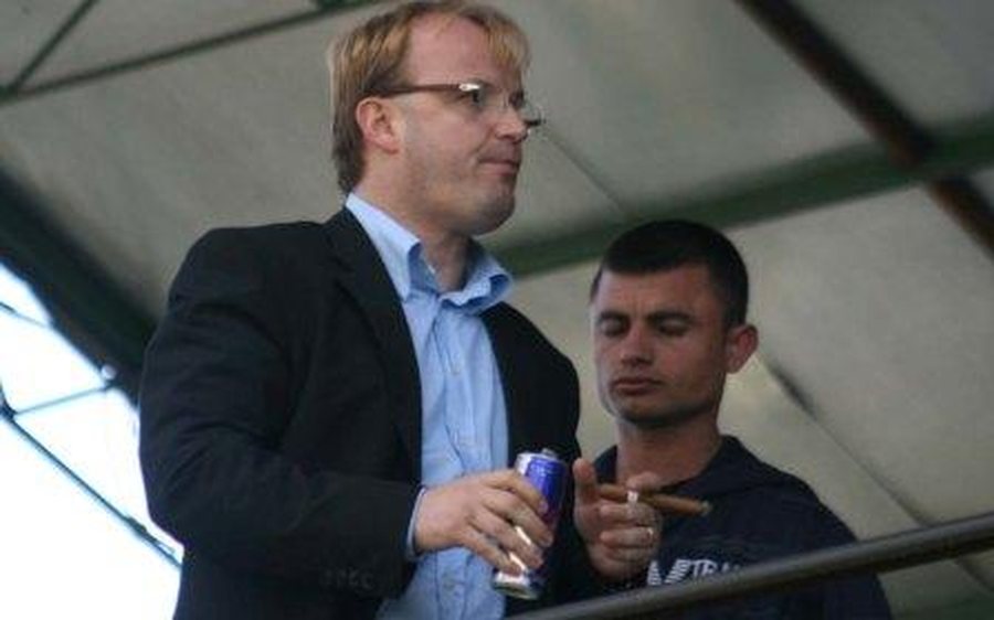 Si i shp&euml;toi arrestimit Gimi i Redbullit? Lavatri&ccedil;ja kryesore e