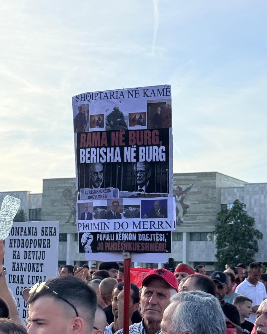 “Banda 3+1”, “Tradhtar kombi”, “A kena shtet apo