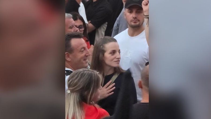 Neomal&euml;sorja shfaqet n&euml; protest&euml; pas largimit nga PS, Marjana