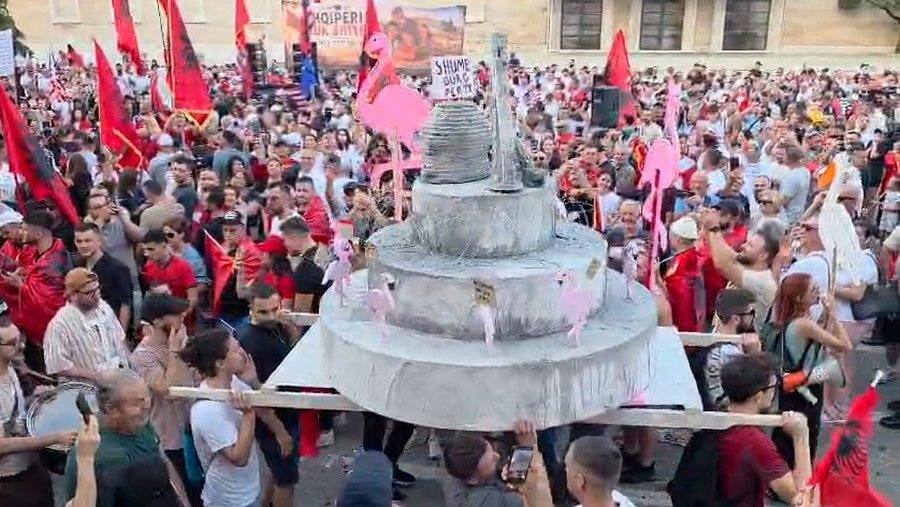 Minutë pas minute/ 35 ditë rezistencë në shesh,